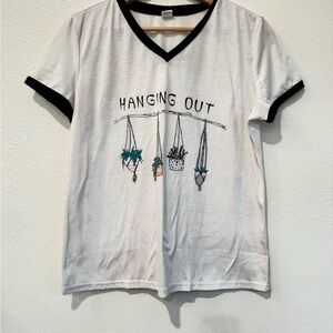 Hanging Out Houseplant 🪴 Graphic Ringer Tee | Size Small